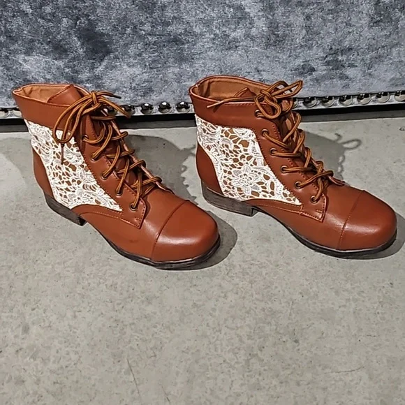 Brown Crochet Boho Style Ankle Boots New! Size6 - Picture 2 of 7